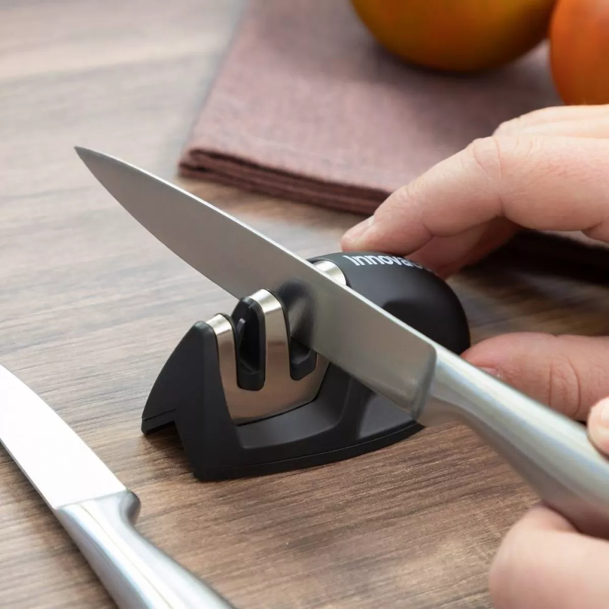 #3 - Kompakt knivskære - funktionelt design