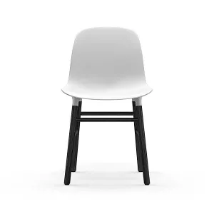 12: Normann Copenhagen Form chair - hvid/sort