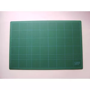15: Skæreplade 45x30cm grøn
