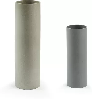 14: Marta, Udendørs cylinderformet potteskjulere by LaForma (H: 45 cm. B: 13 cm. L: 13 cm., Grå)