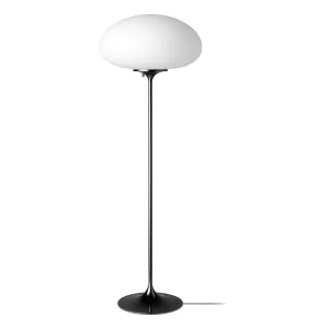 11: GUBI Stemlite gulvlampe, sort-krom, 110 cm