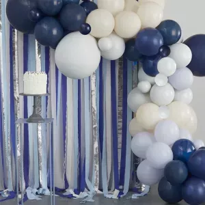 1: Ballonbue i Blå Nuancer - inkl. Balloner & Streamers