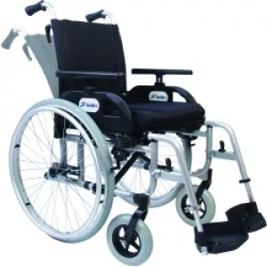 6: Kørestol, letvægt med vinklet ryglæn, model Barracuda