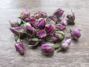 10: Tørret spiselige blomster, Rosenknopper 10 g.DATOVARE