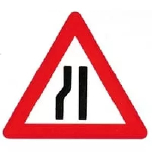 4: Vejskilt - Advarselstavle A43.2 Indsn?vret vej i venstre side